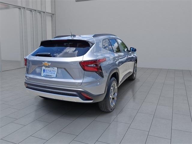 new 2025 Chevrolet Trax car, priced at $23,956