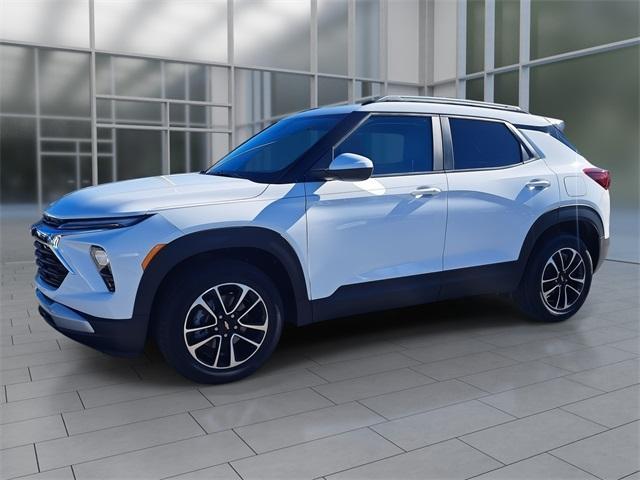 new 2025 Chevrolet TrailBlazer car, priced at $28,680