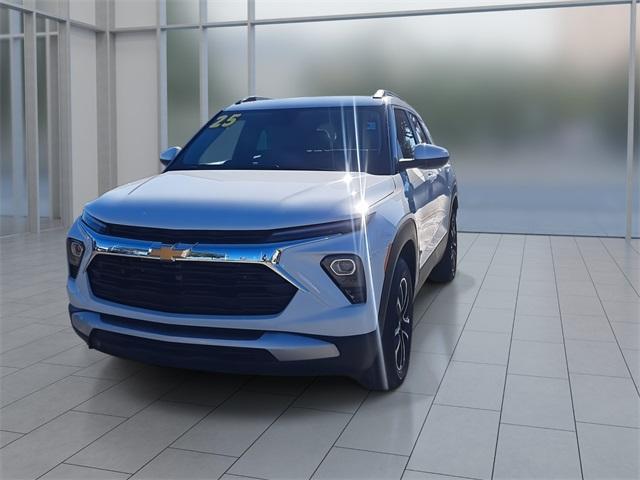 new 2025 Chevrolet TrailBlazer car, priced at $28,680