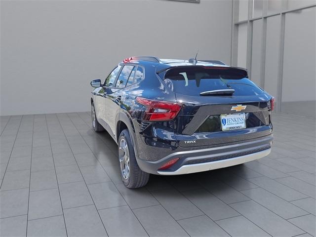 new 2025 Chevrolet Trax car, priced at $23,956