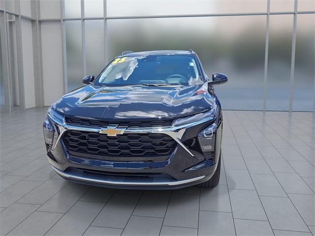 new 2025 Chevrolet Trax car, priced at $23,956