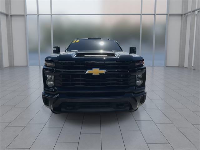 used 2024 Chevrolet Silverado 2500 car, priced at $50,977