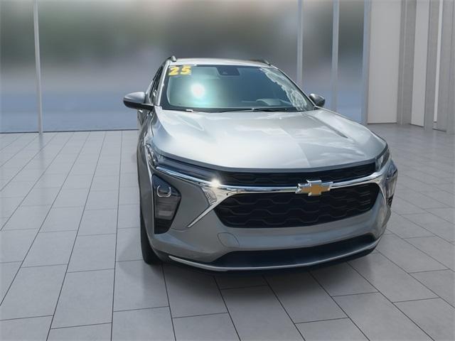 new 2025 Chevrolet Trax car, priced at $24,237
