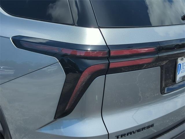 new 2025 Chevrolet Traverse car, priced at $45,019