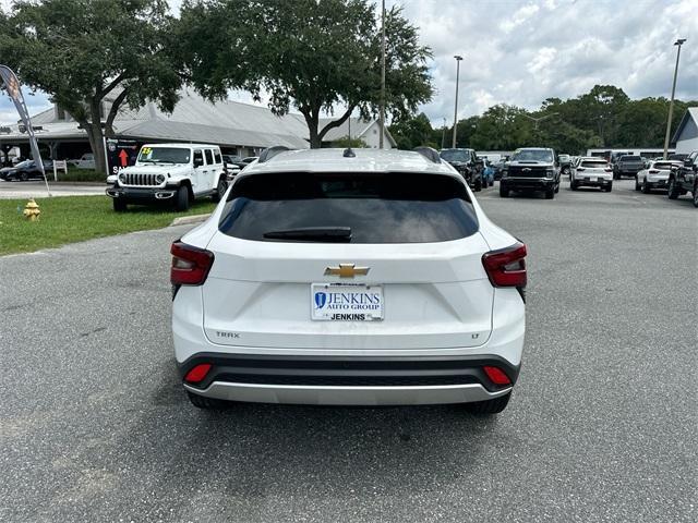 new 2025 Chevrolet Trax car, priced at $24,237