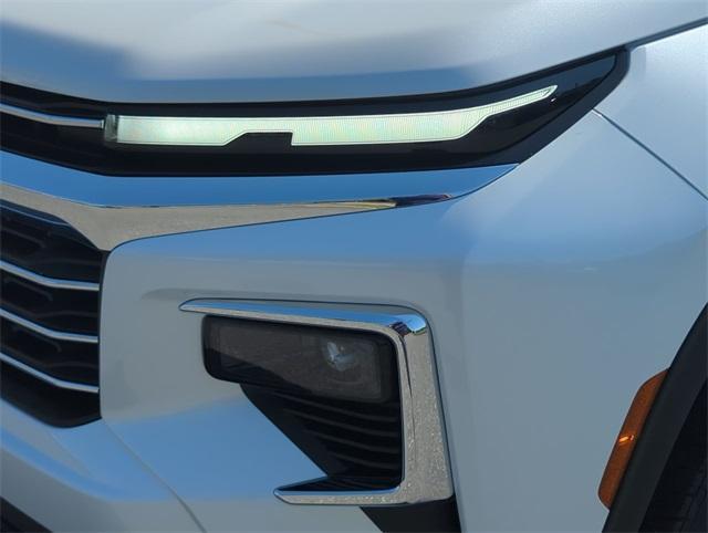 new 2025 Chevrolet Traverse car, priced at $50,614
