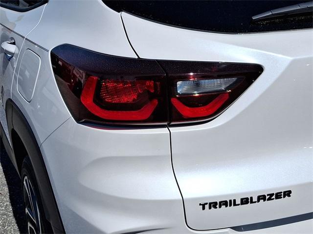 new 2025 Chevrolet TrailBlazer car, priced at $28,647