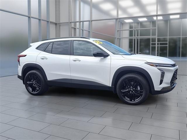 new 2025 Chevrolet Trax car, priced at $26,369