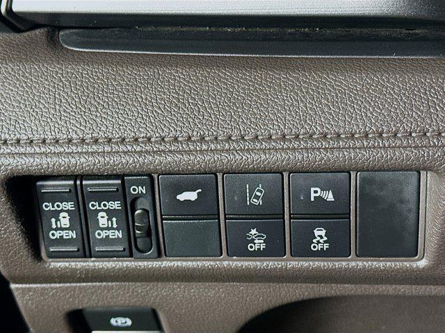 used 2018 Honda Odyssey car, priced at $17,996