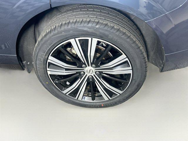 used 2023 Volvo XC60 car, priced at $29,597
