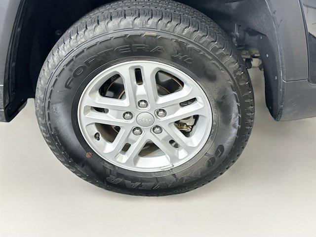 used 2023 Jeep Grand Cherokee car, priced at $26,797