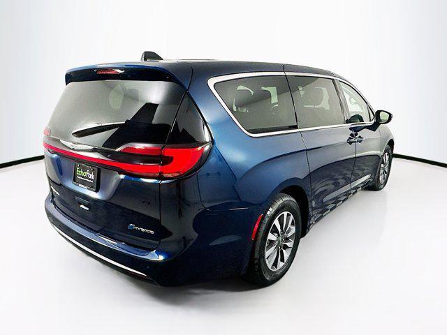 used 2023 Chrysler Pacifica Hybrid car, priced at $28,289