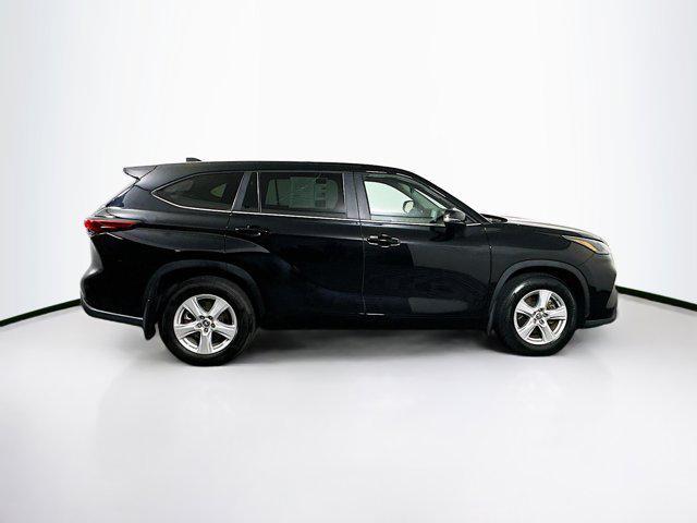 used 2023 Toyota Highlander car, priced at $31,289