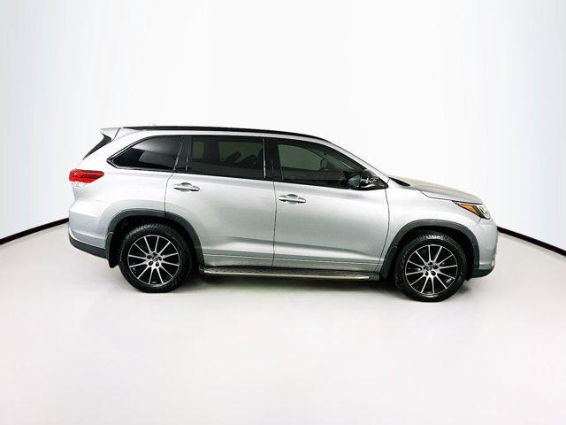 used 2017 Toyota Highlander car, priced at $22,399