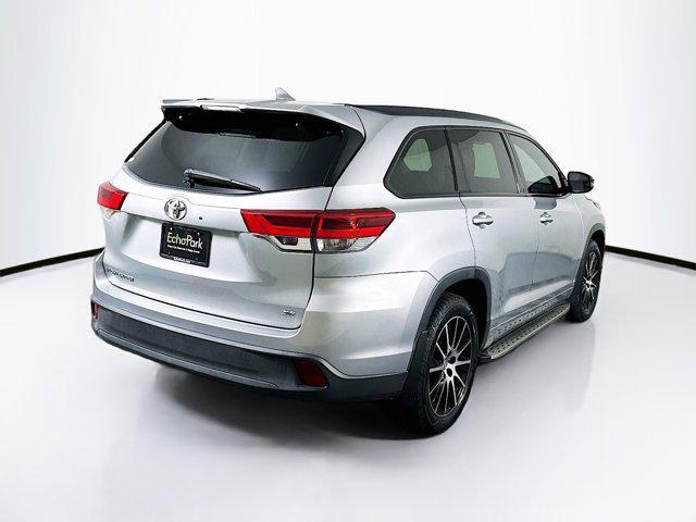 used 2017 Toyota Highlander car, priced at $22,399