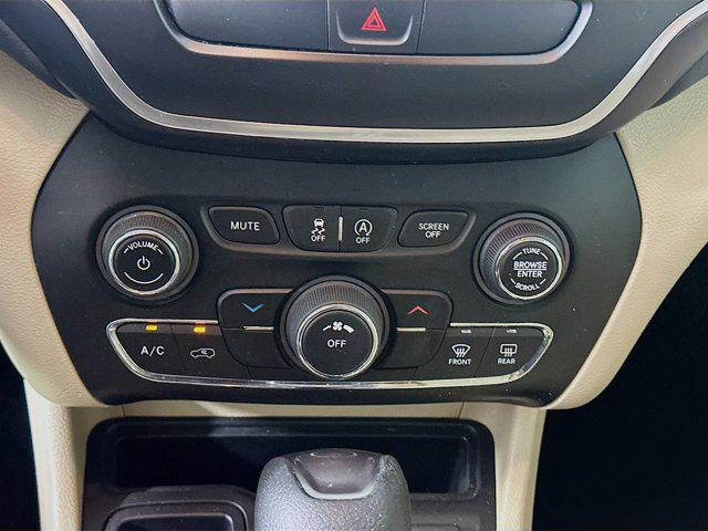 used 2020 Jeep Cherokee car, priced at $15,496