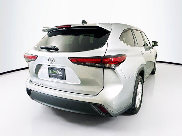 used 2023 Toyota Highlander car, priced at $32,497