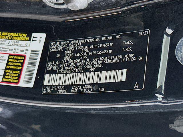 used 2023 Toyota Highlander car, priced at $32,497