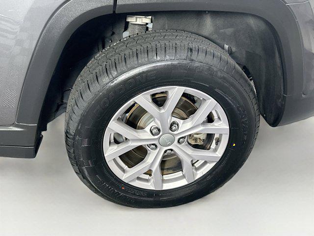 used 2022 Jeep Grand Cherokee car, priced at $28,297