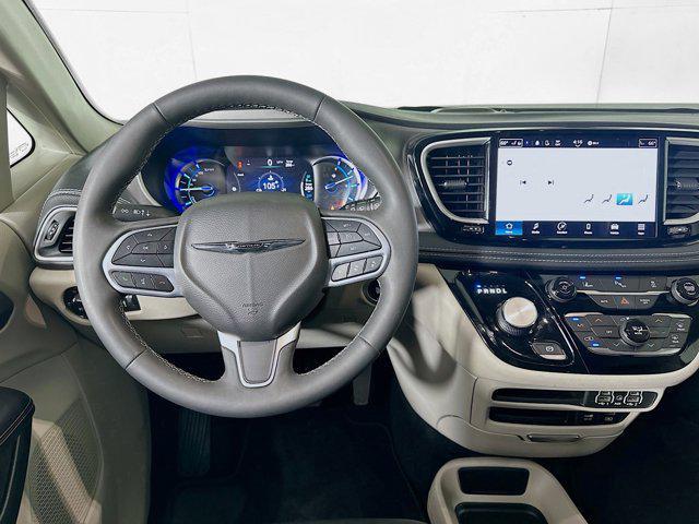 used 2022 Chrysler Pacifica Hybrid car, priced at $25,289