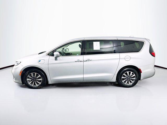 used 2022 Chrysler Pacifica Hybrid car, priced at $25,289