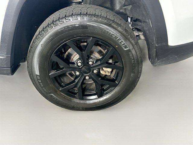used 2024 Jeep Grand Cherokee car, priced at $28,696