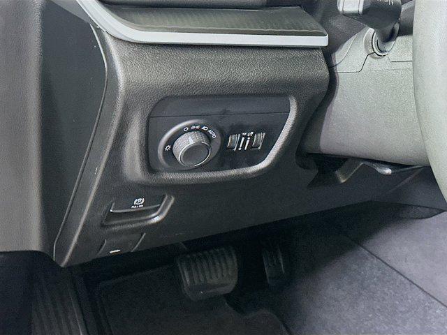 used 2024 Jeep Grand Cherokee car, priced at $28,696