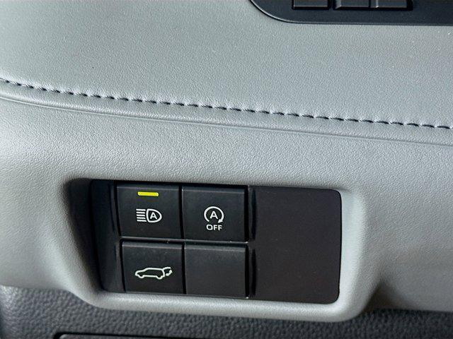 used 2023 Toyota Highlander car, priced at $29,997