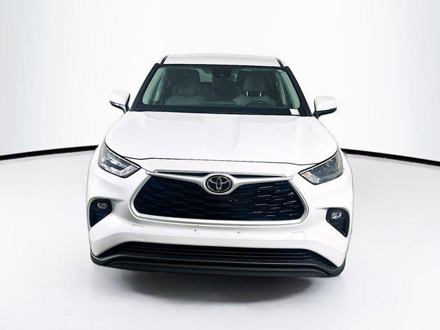 used 2023 Toyota Highlander car, priced at $29,997
