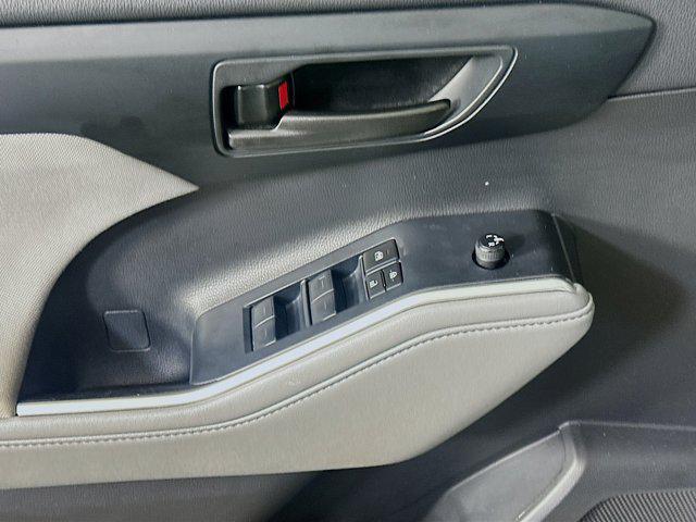 used 2023 Toyota Highlander car, priced at $29,997