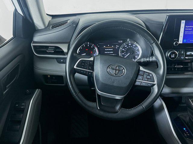 used 2023 Toyota Highlander car, priced at $29,997