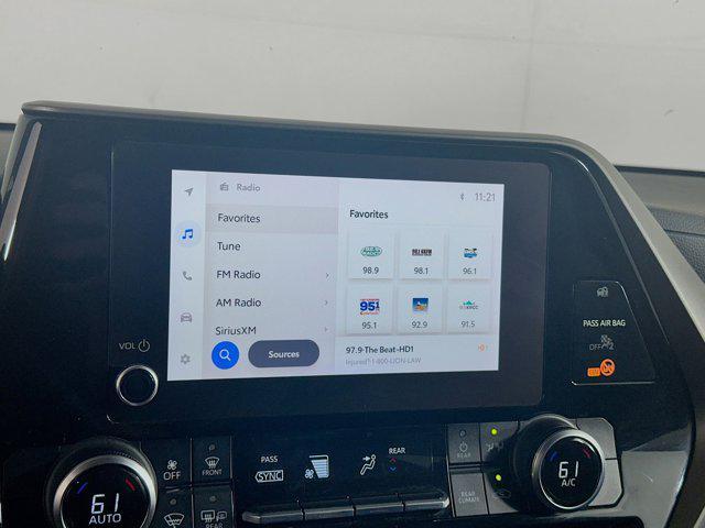 used 2023 Toyota Highlander car, priced at $29,997