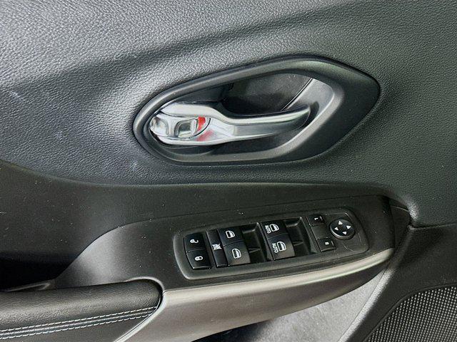 used 2019 Jeep Cherokee car, priced at $8,987