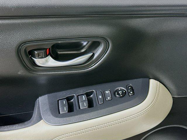 used 2025 Honda HR-V car, priced at $23,697