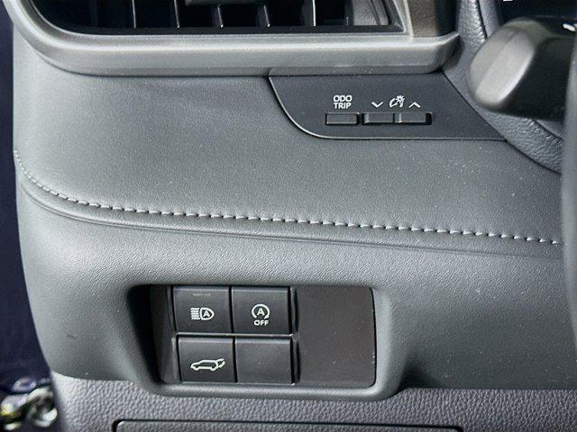 used 2023 Toyota Highlander car, priced at $30,997