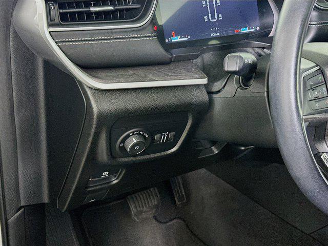 used 2021 Jeep Grand Cherokee L car, priced at $28,997