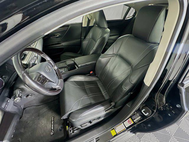 used 2019 Lexus ES 300h car, priced at $29,797