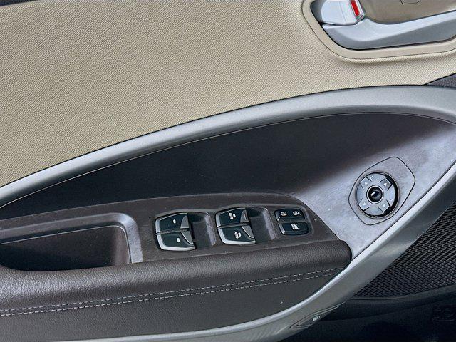 used 2015 Hyundai Santa Fe car, priced at $13,499