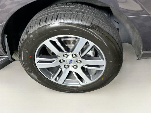 used 2024 Ford Expedition car, priced at $43,996