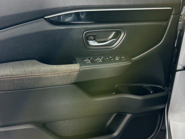 used 2025 Honda Pilot car, priced at $33,787