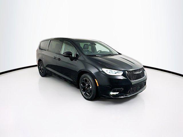 used 2022 Chrysler Pacifica Hybrid car, priced at $26,589