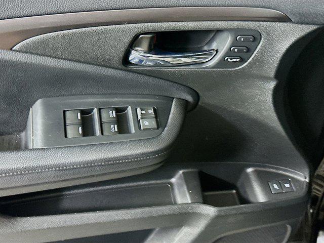 used 2021 Honda Pilot car, priced at $25,999
