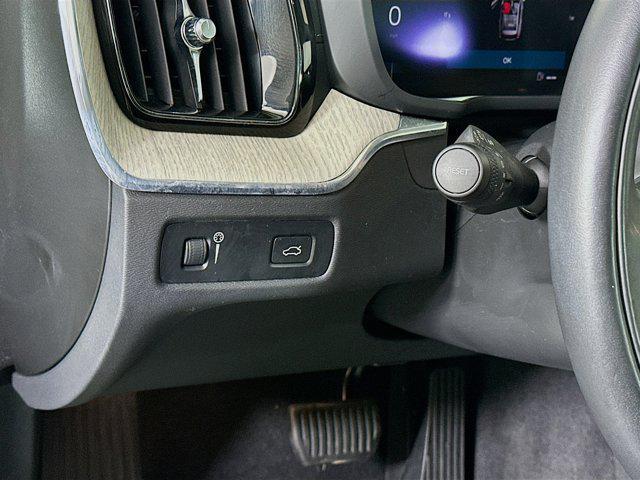 used 2022 Volvo XC60 car, priced at $31,497