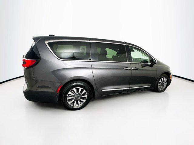 used 2023 Chrysler Pacifica Hybrid car, priced at $26,839