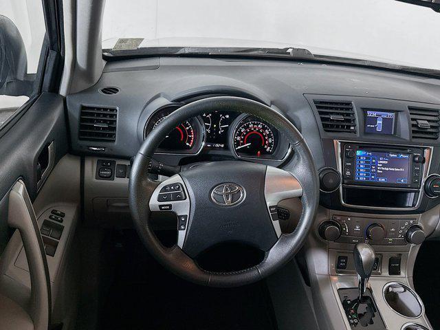 used 2013 Toyota Highlander car, priced at $12,996
