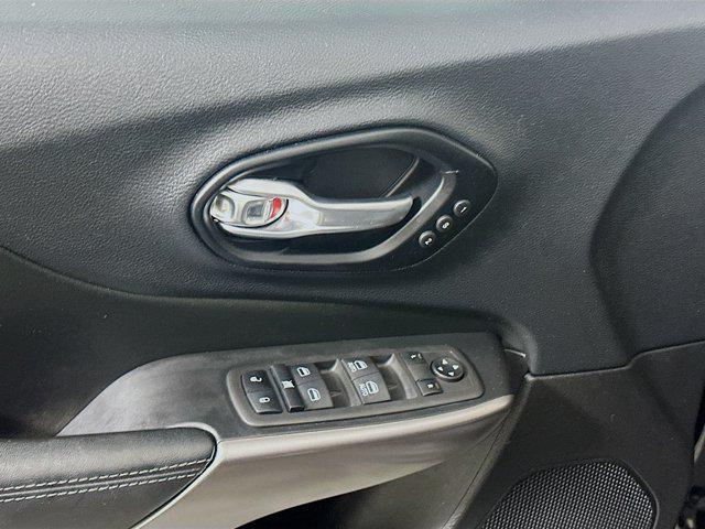 used 2022 Jeep Cherokee car, priced at $23,996