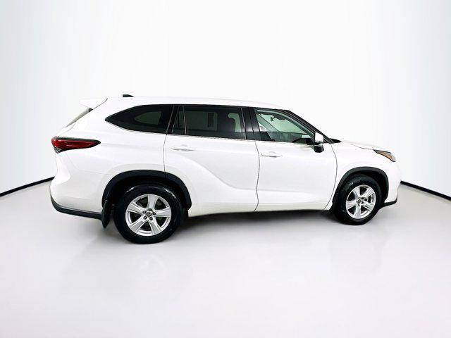 used 2022 Toyota Highlander car, priced at $29,189