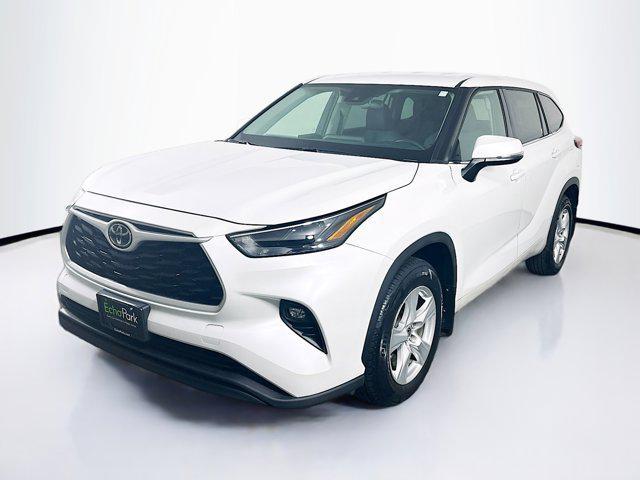 used 2022 Toyota Highlander car, priced at $29,189