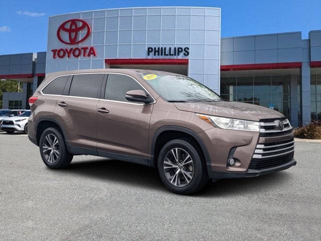 used 2019 Toyota Highlander car, priced at $22,996