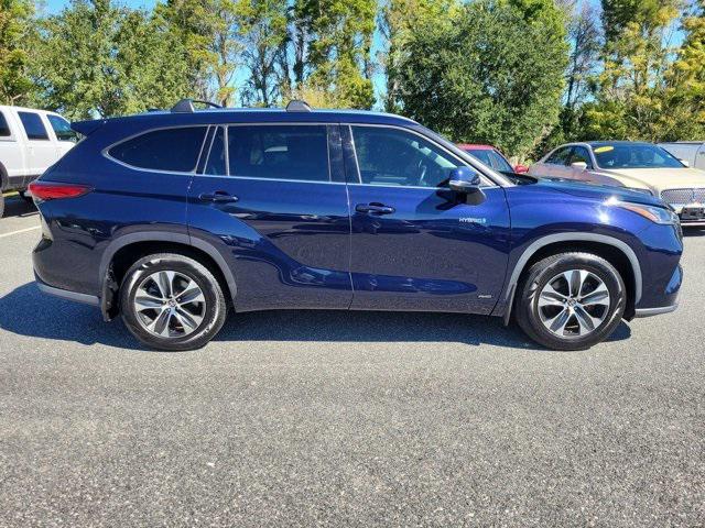 used 2020 Toyota Highlander Hybrid car, priced at $28,871